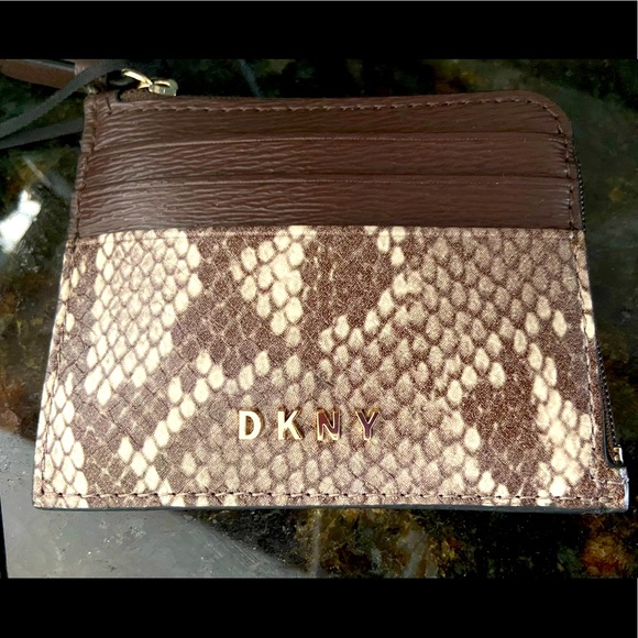 Dkny Accessories - *NWT* DKNY Card Holder LIZA-EW Snake Pattern
